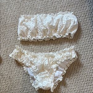 Elegant White Lace Bandeau Set